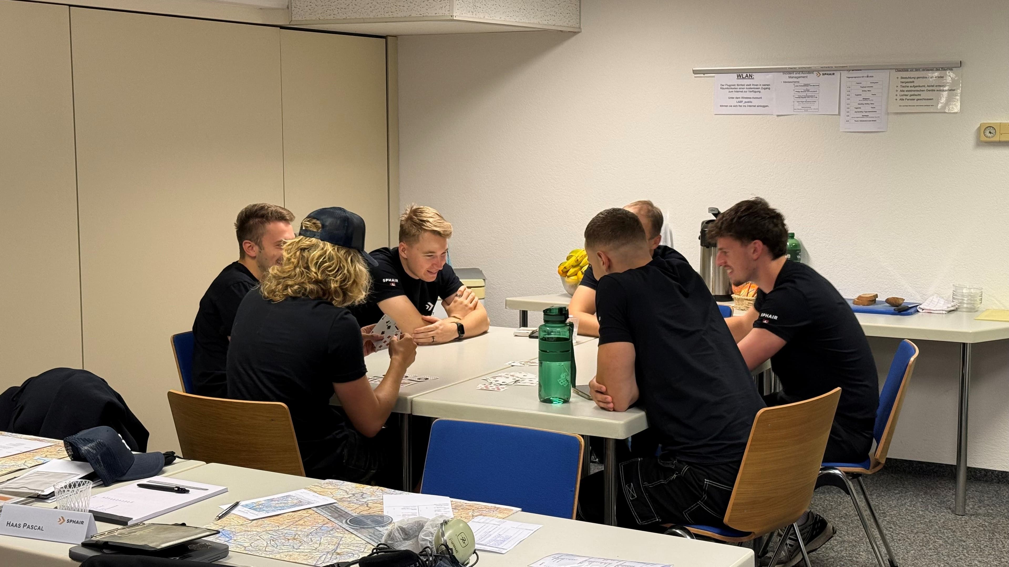 Gruppenarbeit im Flugkurs SPHAIR